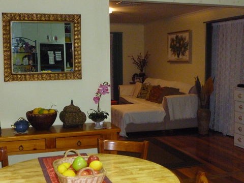 Vella Room - Accommodation Broadbeach 1
