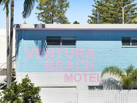 Ventura Beach Motel - 1 Bedroom Unit 8 - Accommodation Broadbeach 2