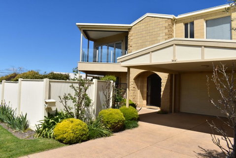 VIEWS FOREVER - INVERLOCH - Accommodation Broadbeach 0