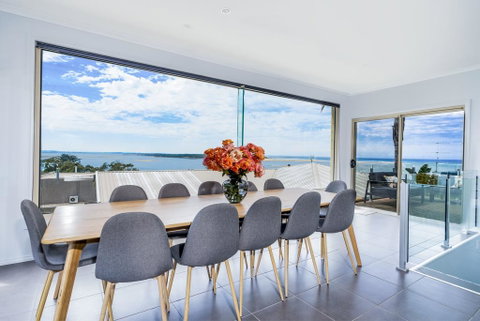 VIEWS FOREVER - INVERLOCH - Accommodation Broadbeach 1