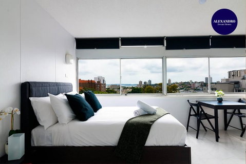 Views To Die For// Studio Rushcutters Bay // Free Parking - Accommodation Broadbeach 0