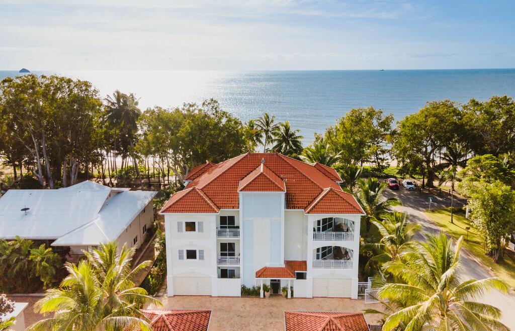 Clifton Beach QLD Accommodation Broadbeach
