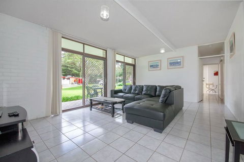 Villa Ellisa, Unit 1/10 Columbia Close - Accommodation Broadbeach 2