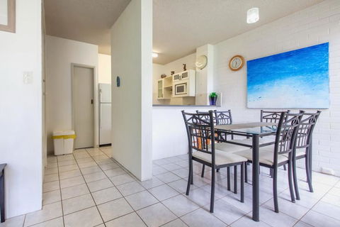 Villa Ellisa, Unit 1/10 Columbia Close - Accommodation Broadbeach 3