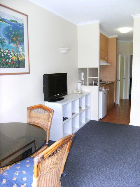Villa Vaucluse Apartments - Accommodation Broadbeach 3