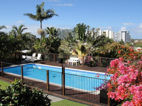 Villa With Views & Pool - Accommodation Broadbeach 0