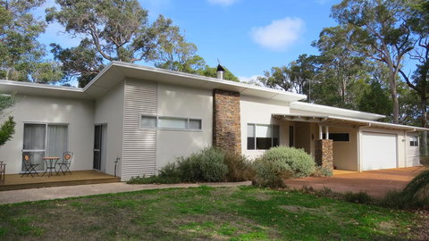 Vintners - More Space For You To Enjoy! - Accommodation Broadbeach 0