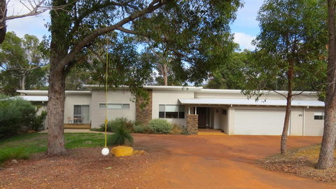 Vintners - More Space For You To Enjoy! - Accommodation Broadbeach 2