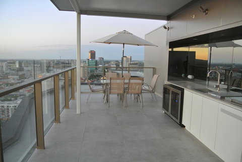 VUE Penthouse On King William - Accommodation Broadbeach 0