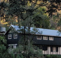 Walhalla Coach House - Accommodation Broadbeach