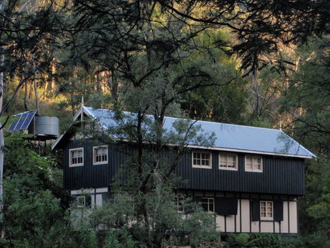 Walhalla Coach House - Accommodation Broadbeach 0