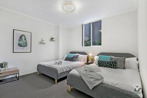 WARRICK FRAM 3 BEDS APT FREE PARKING WALK TO WESTFIELD CLOSE TO HOSPITAL NWF003 - Accommodation Broadbeach 2