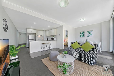 WARRICK FRAM 3 BEDS APT FREE PARKING WALK TO WESTFIELD CLOSE TO HOSPITAL NWF003 - Accommodation Broadbeach 0