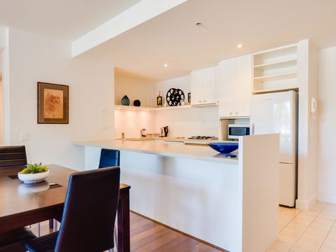 Waterfront (Yarra St) By Gold Star Stays - Accommodation Broadbeach 3