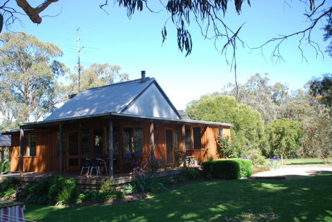 Bluegum Ridge Cottages - Accommodation Broadbeach 0