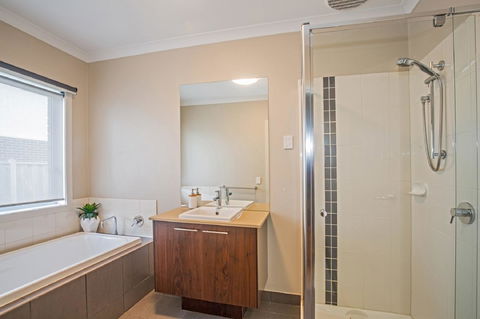 Nautical Rise Torquay - Accommodation Broadbeach 20