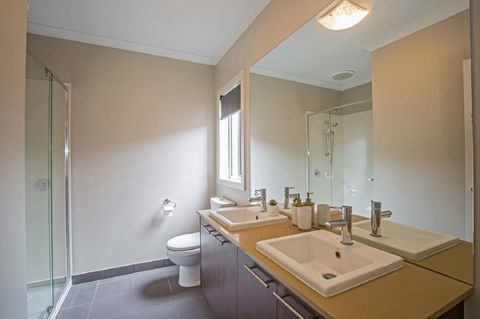 Nautical Rise Torquay - Accommodation Broadbeach 14