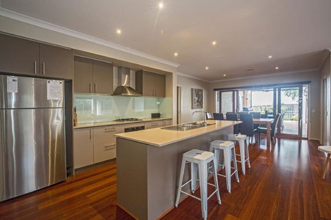 Nautical Rise Torquay - Accommodation Broadbeach 3
