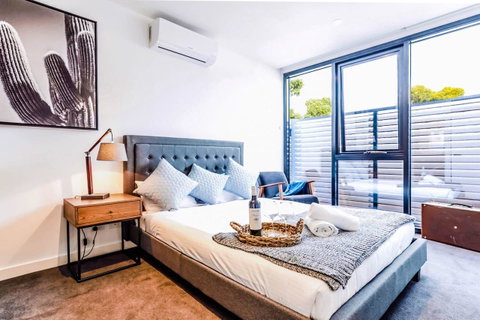 South Melbourne Short-stay Apartment - Accommodation Broadbeach 0