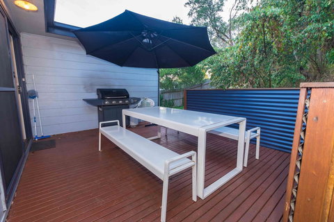 Demure Charm - Accommodation Broadbeach 1