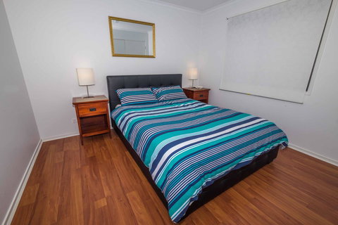 Demure Charm - Accommodation Broadbeach 12