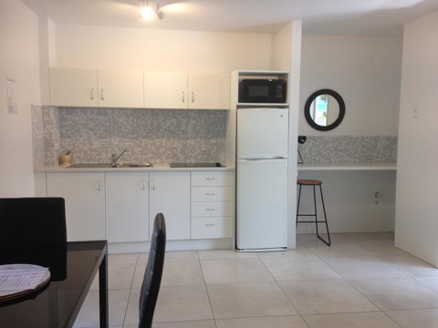 Chez Noosa Resort Motel - Accommodation Broadbeach 5