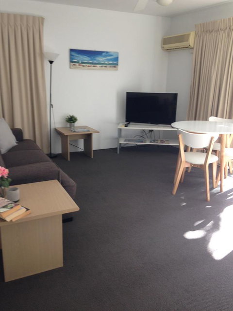 Chez Noosa Resort Motel - Accommodation Broadbeach 1