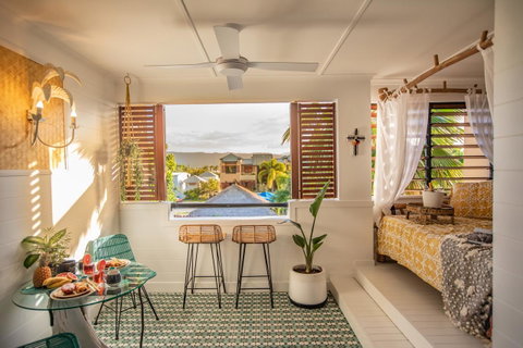 NOMAD - Luxe Apartment - Accommodation Broadbeach 1