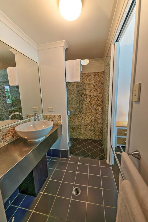 Mango Lagoon Sunbird Retreat - Accommodation Broadbeach 18