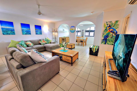 Mango Lagoon Sunbird Retreat - Accommodation Broadbeach 4