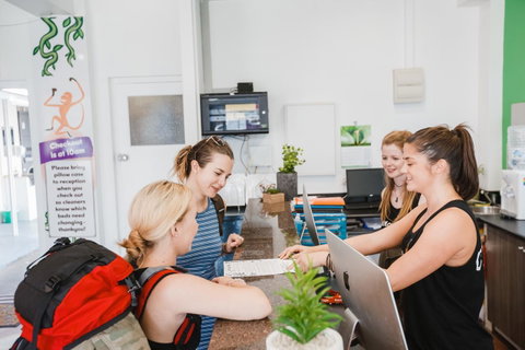 Mad Monkey Central - Accommodation Broadbeach 3