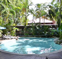 PK's Jungle Village - Hostel - Accommodation Broadbeach