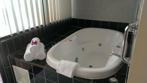 Regal Port Douglas - Accommodation Broadbeach 25