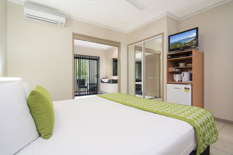 Regal Port Douglas - Accommodation Broadbeach 3