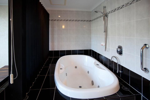 Regal Port Douglas - Accommodation Broadbeach 27