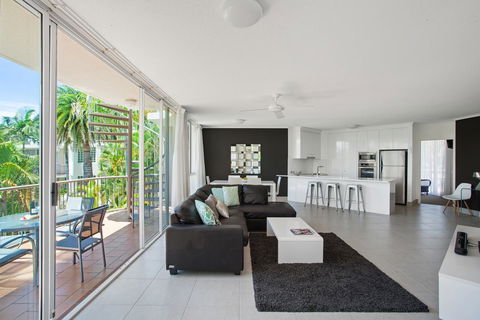 Noosa Tropicana - Accommodation Broadbeach 10