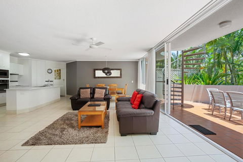 Noosa Tropicana - Accommodation Broadbeach 21