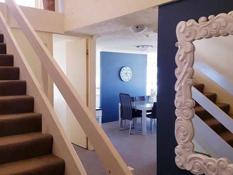 Surfers Chalet - Accommodation Broadbeach 34