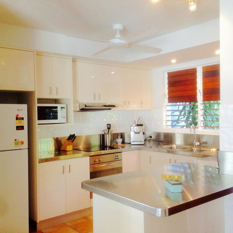 [ ANDY'S BEACH HOUSE ] - Accommodation Broadbeach 36