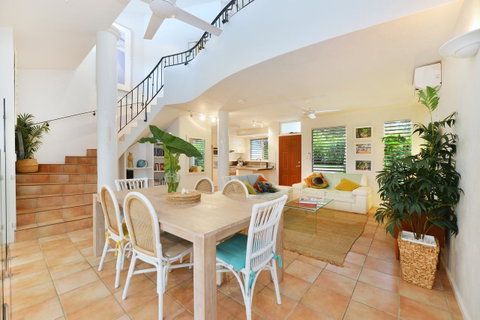 [ ANDY'S BEACH HOUSE ] - Accommodation Broadbeach 10
