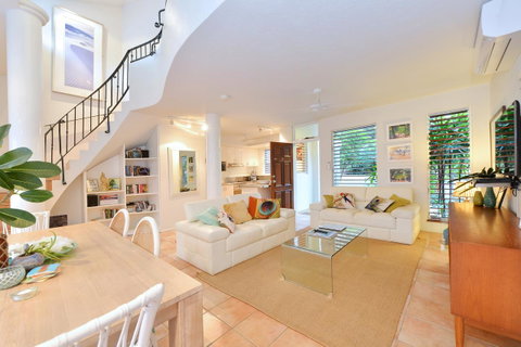 [ ANDY'S BEACH HOUSE ] - Accommodation Broadbeach 13