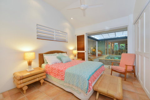 [ ANDY'S BEACH HOUSE ] - Accommodation Broadbeach 25