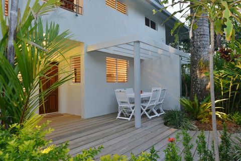 [ ANDY'S BEACH HOUSE ] - Accommodation Broadbeach 8