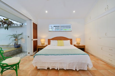 [ ANDY'S BEACH HOUSE ] - Accommodation Broadbeach 26