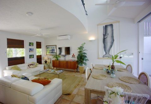 [ ANDY'S BEACH HOUSE ] - Accommodation Broadbeach 34