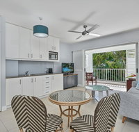 Couples private spa beach getaway - Accommodation Broadbeach