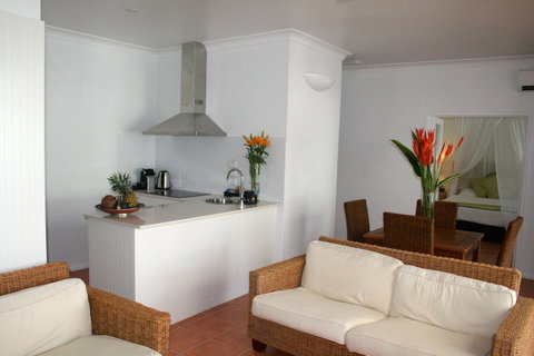 The Reef House Adults Retreat - Enjoy 28 Complimentary Inclusions - Accommodation Broadbeach 41