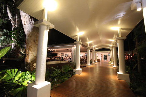 The Reef House Adults Retreat - Enjoy 28 Complimentary Inclusions - Accommodation Broadbeach 6