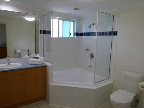 Madison Ocean Breeze Apartments - Accommodation Broadbeach 34