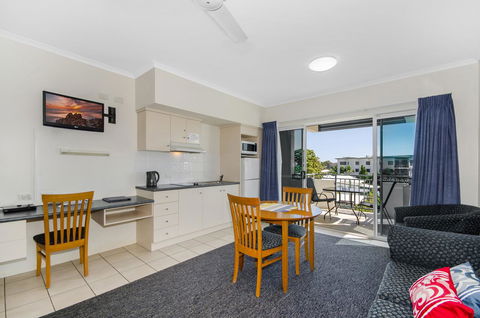 Madison Ocean Breeze Apartments - Accommodation Broadbeach 12